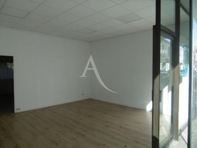 Local commercial - 40 m² - 2 pièces