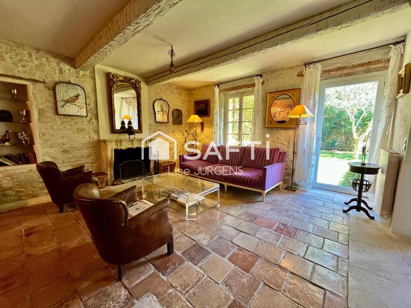 Maison - 300 m² - 10 pièces