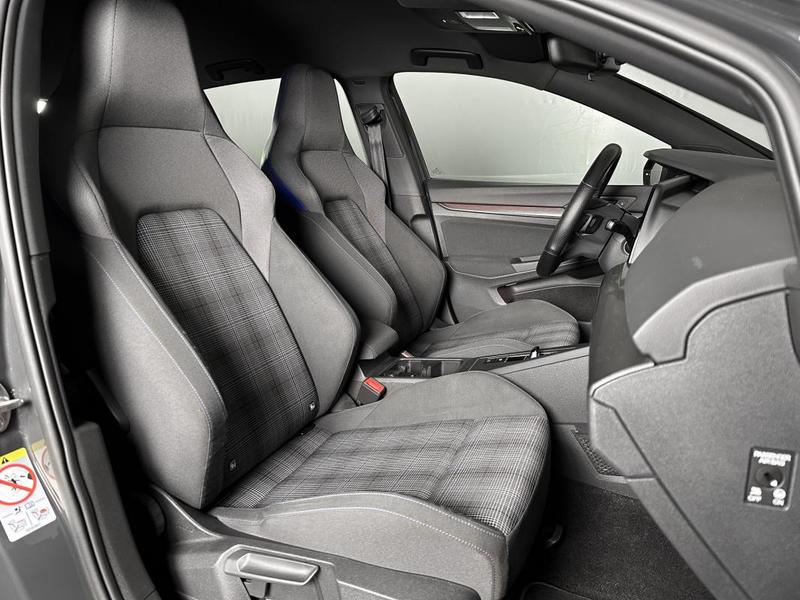 Volkswagen Golf 8 Gte 245ch Ja18p Digital Cockpit Sieges Chauff Iq-Light Régul Acc Hybrid Recharge