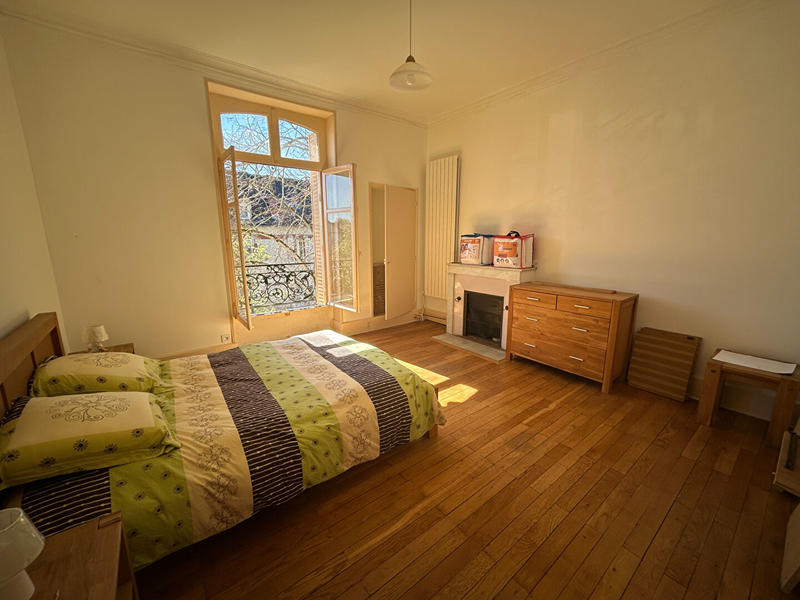 Maison - 311 m² - 12 pièces