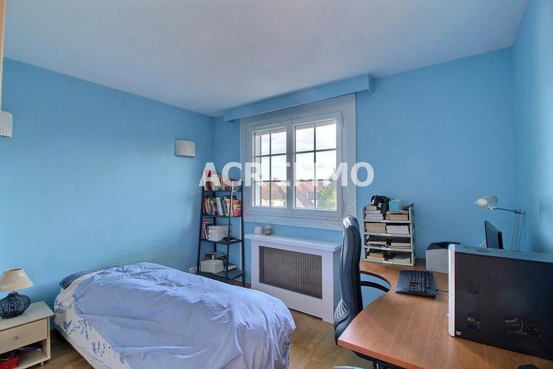 Maison - 95 m² - 5 pièces