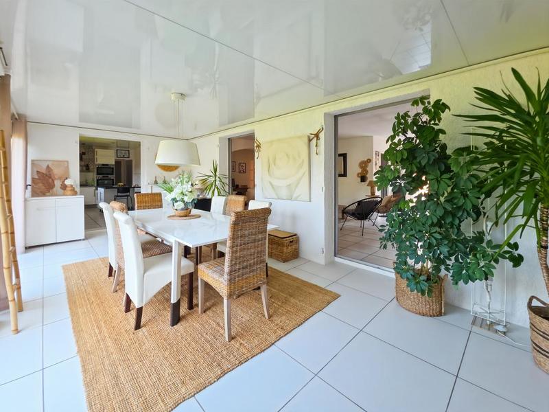 Villa - 167 m² - 6 pièces