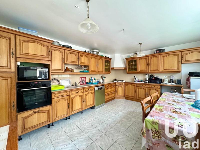 Maison - 203 m² - 10 pièces