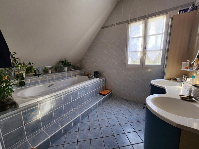 Maison - 376 m² - 10 pièces