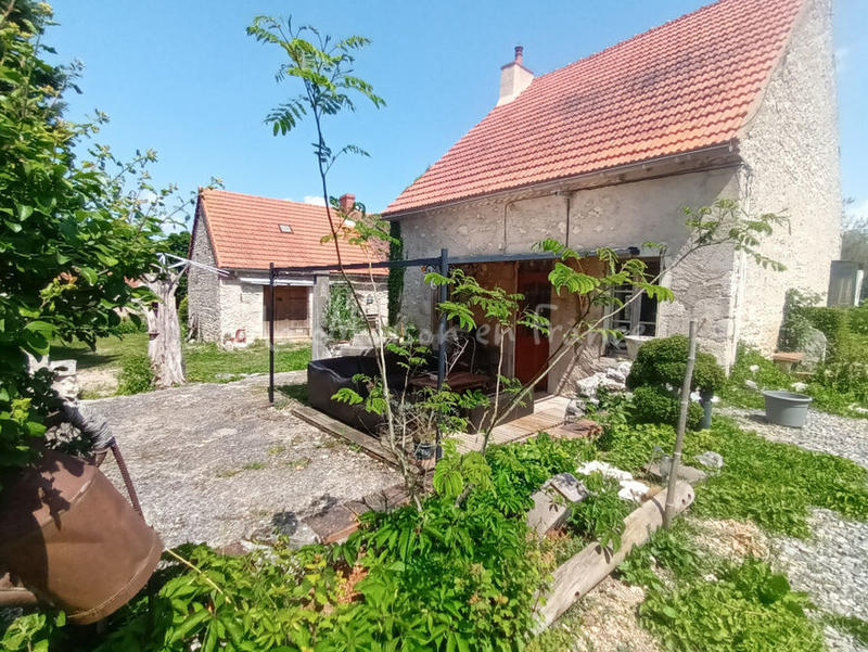 Maison en pierre - 103 m² - 2 pièces