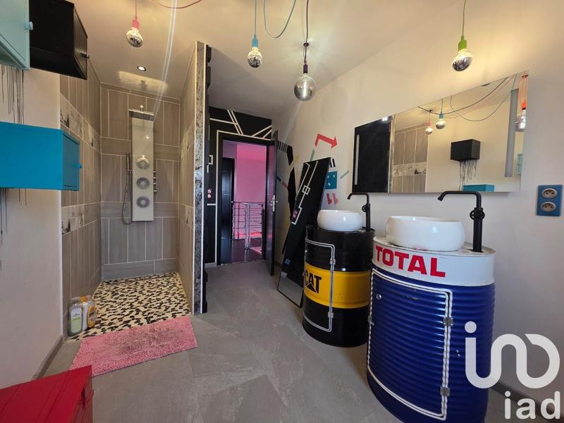 Maison - 330 m² - 10 pièces