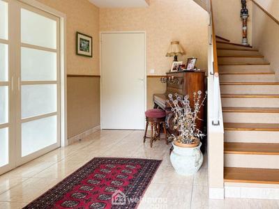 Maison - 235 m² - 8 pièces