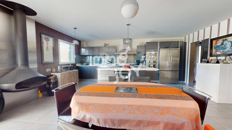 Maison - 183 m² - 5 pièces