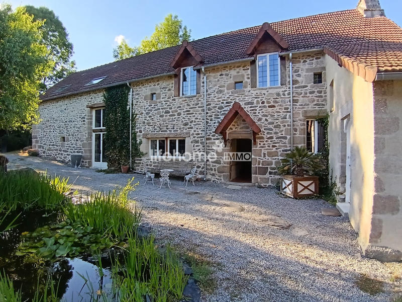 Maison - 210 m² - 6 pièces