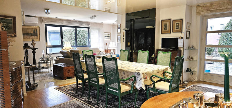 Maison - 226 m² - 7 pièces