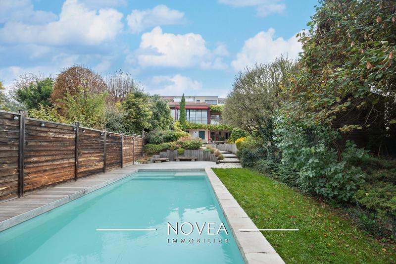 Maison ancienne - 205 m² - 8 pièces