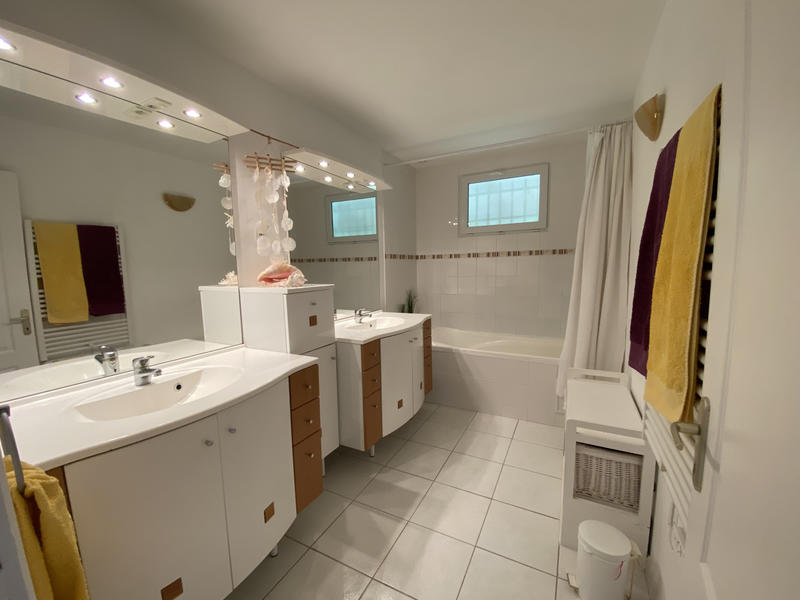 Propriété - 127 m² - 7 pièces