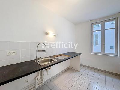 Appartement ancien - 95 m² - 5 pièces
