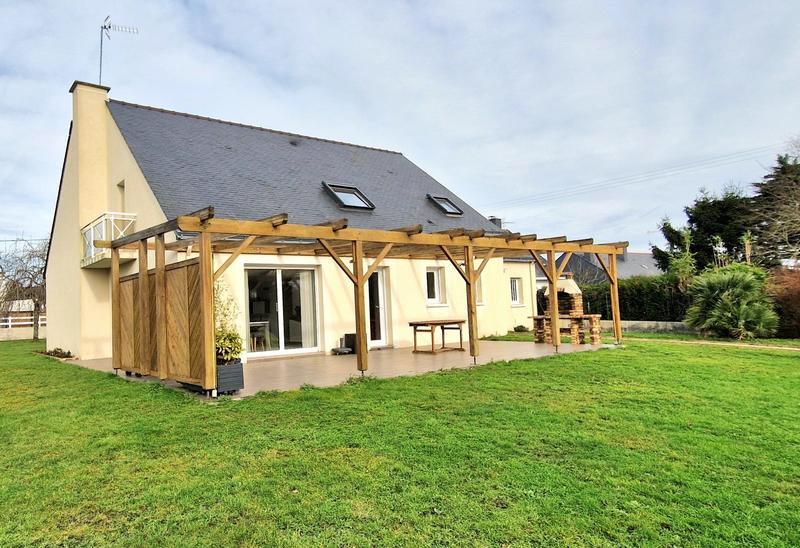 Maison traditionnelle - 181 m² - 9 pièces