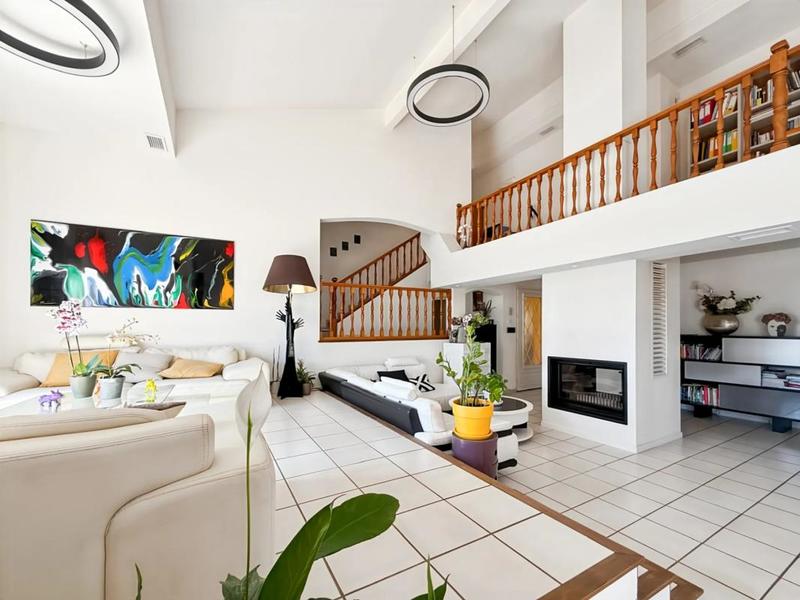 Maison - 185 m² - 6 pièces