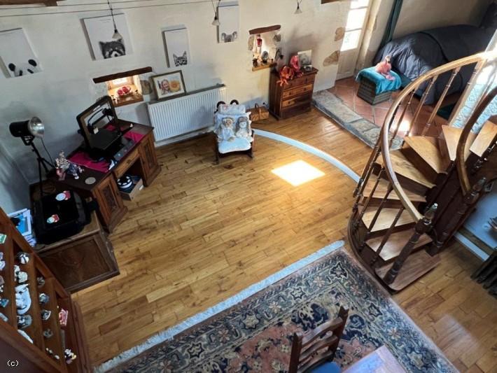 Maison ancienne - 313 m² - 8 pièces