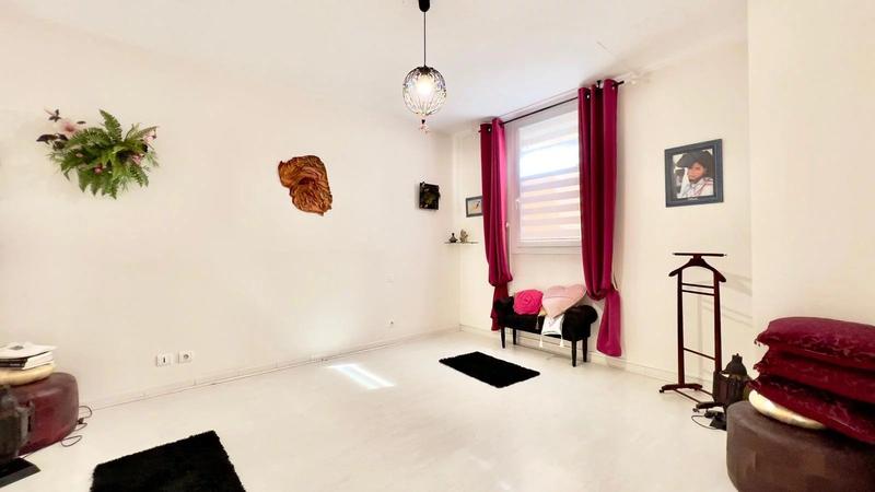 Maison - 349 m² - 10 pièces