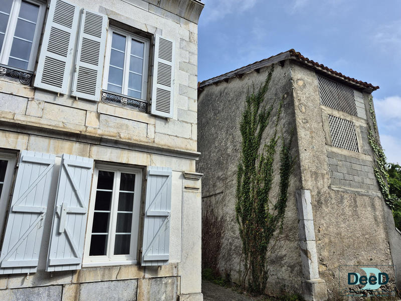 Maison ancienne - 187 m² - 6 pièces