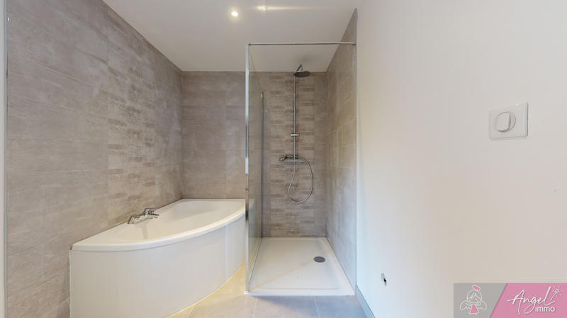 Maison de village - 192 m² - 8 pièces