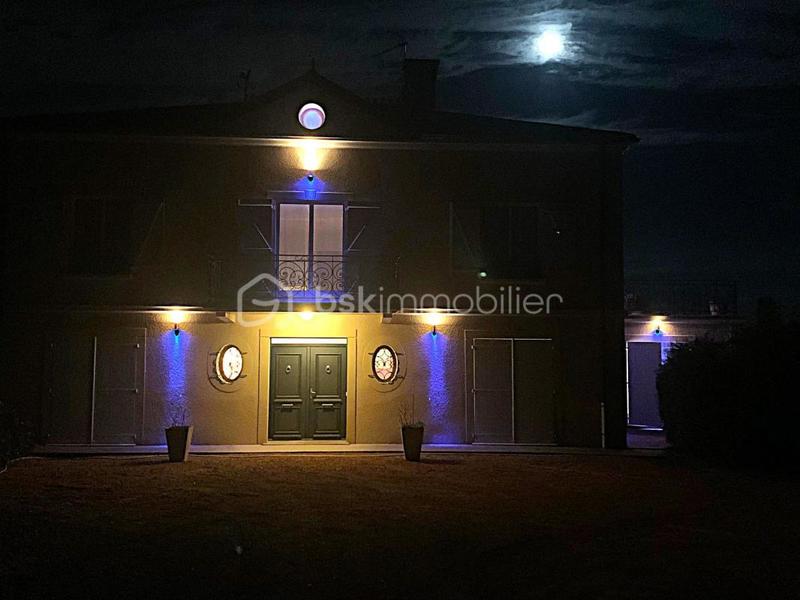 Maison d'architecte - 377 m² - 9 pièces