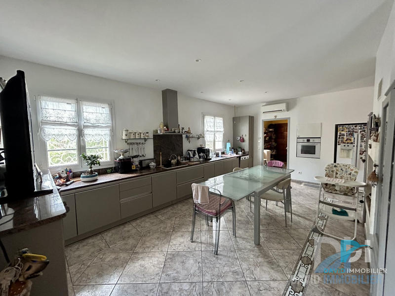 Maison - 218 m² - 6 pièces