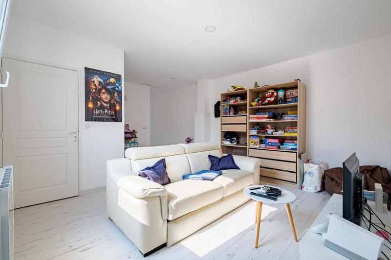 Maison - 260 m² - 9 pièces