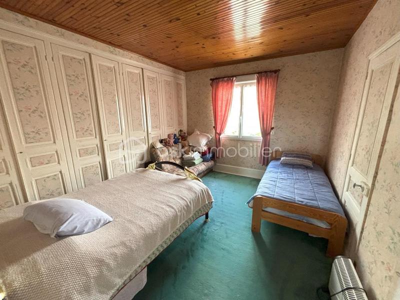 Maison - 230 m² - 7 pièces