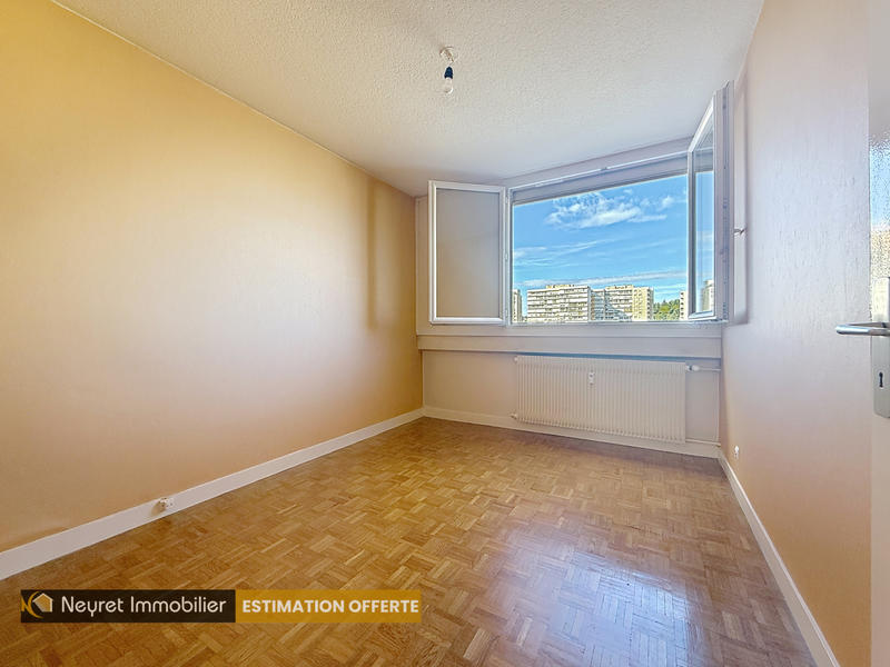 Appartement - 95 m² - 4 pièces