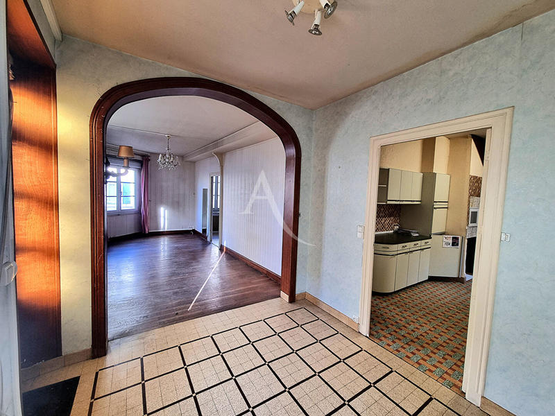 Immeuble - 170 m² - 9 pièces