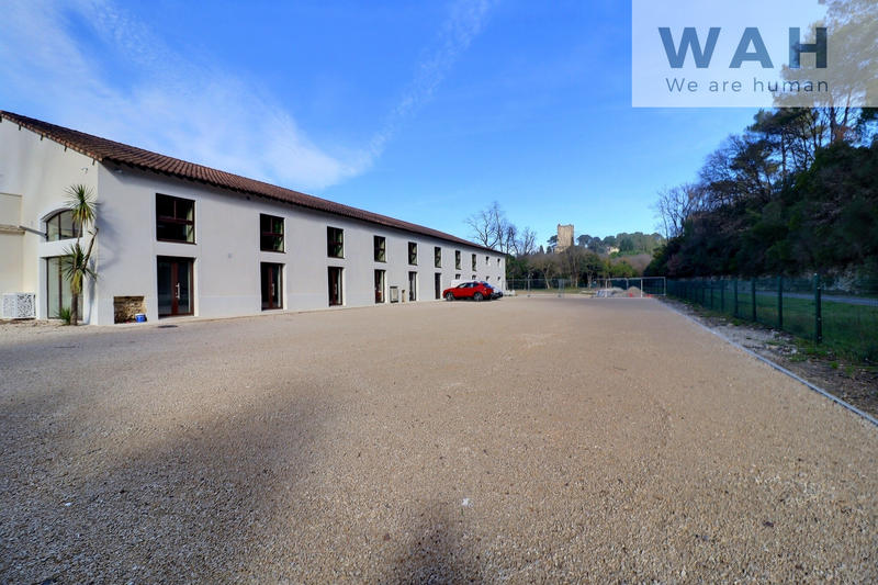 Local commercial - 270 m² - 1 pièce