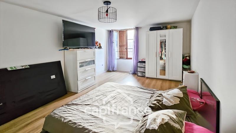 Maison - 220 m² - 9 pièces