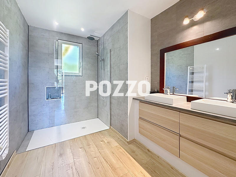 Maison - 135 m² - 6 pièces