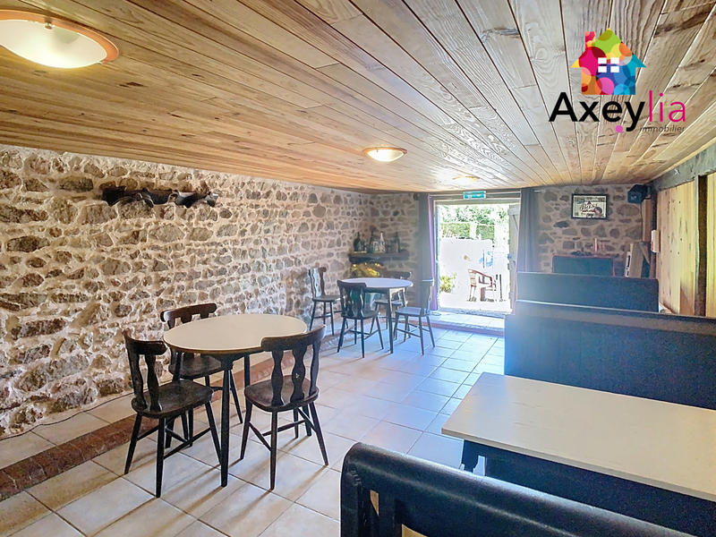 Maison - 257 m² - 7 pièces