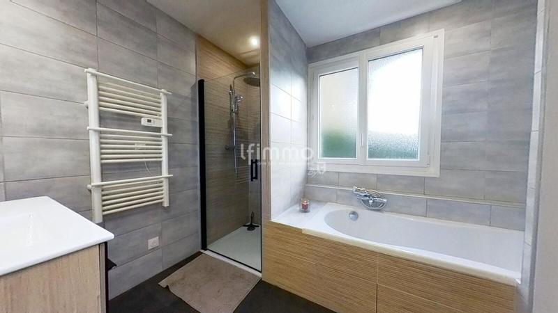 Maison - 101 m² - 5 pièces