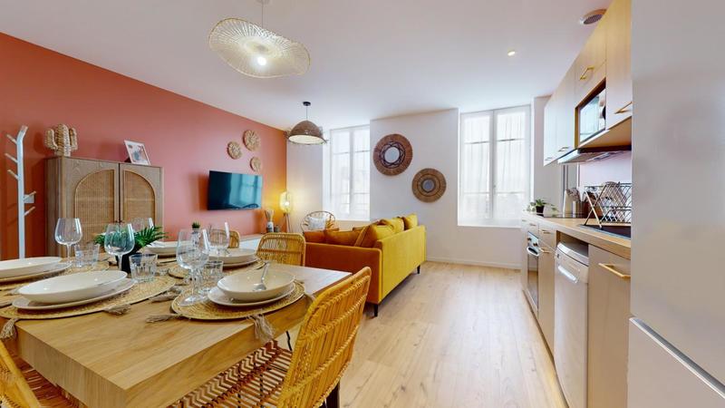 Appartement - 100 m² - 6 pièces