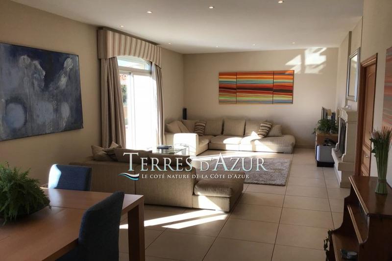 Villa - 263 m² - 7 pièces