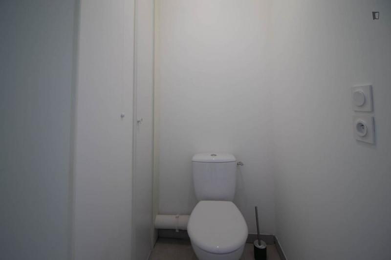 Chambre - 12 m² - 5 pièces