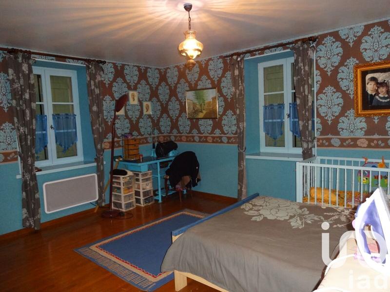 Maison - 240 m² - 10 pièces