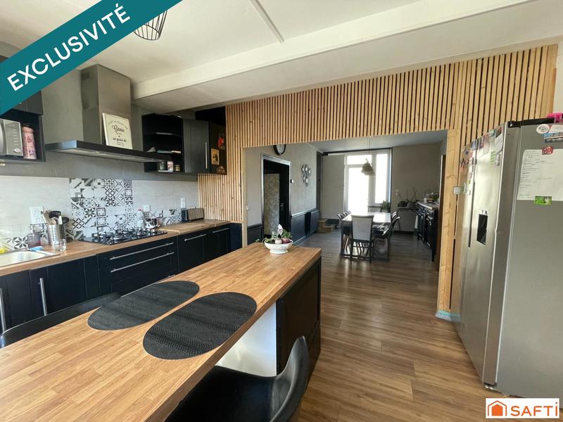 Maison - 235 m² - 8 pièces