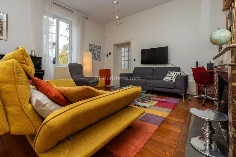Maison - 241 m² - 10 pièces