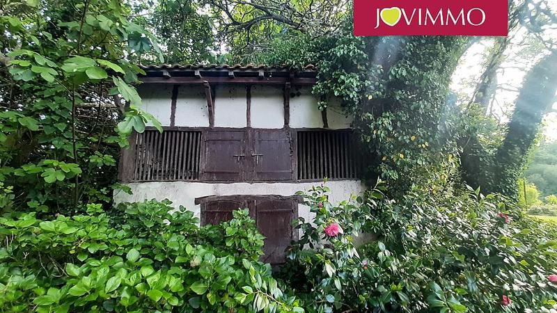 Maison - 317 m² - 8 pièces