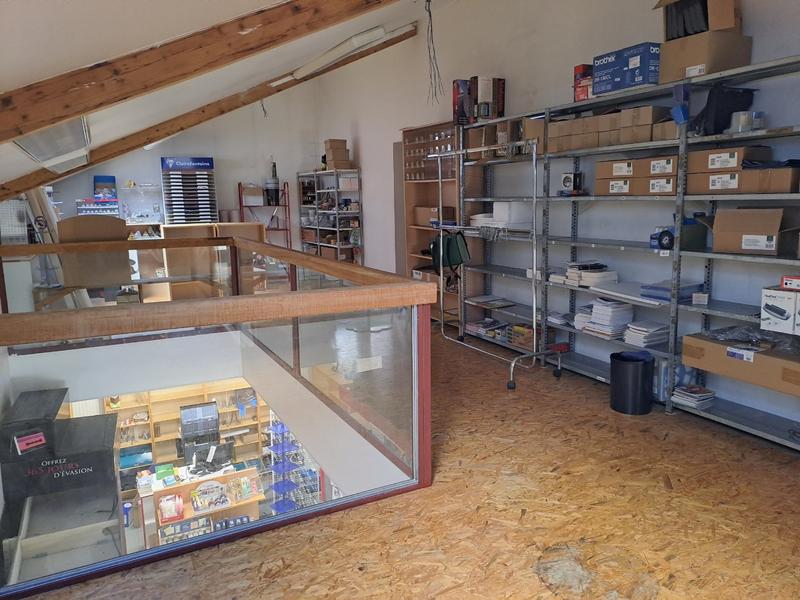 Local d'activités - 300 m²