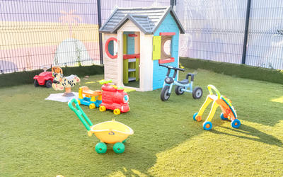 Micro-crèche Youbee For Kids “Plaissan’tins”