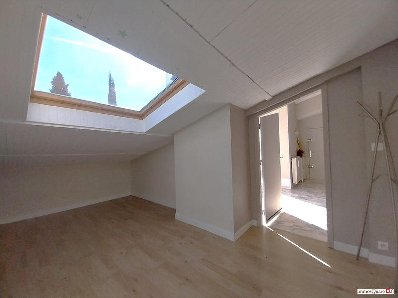 Appartement - 60 m² - 2 pièces