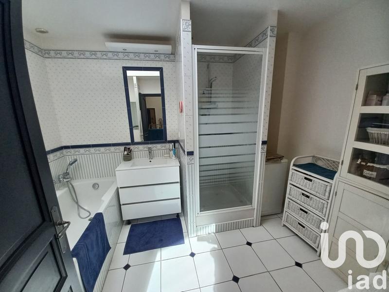 Maison - 275 m² - 9 pièces