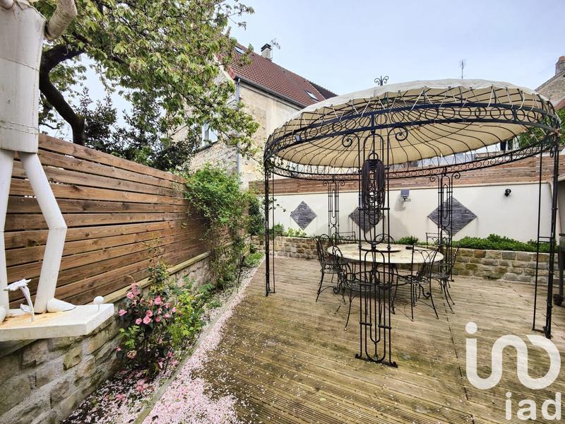 Maison - 200 m² - 7 pièces