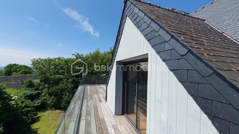 Maison - 210 m² - 10 pièces