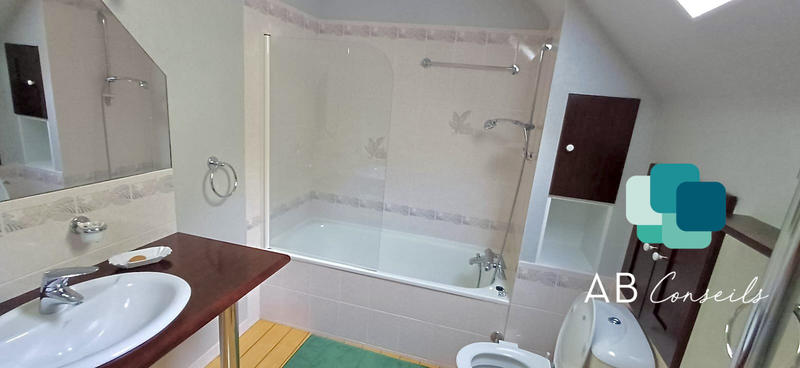 Maison - 180 m² - 7 pièces