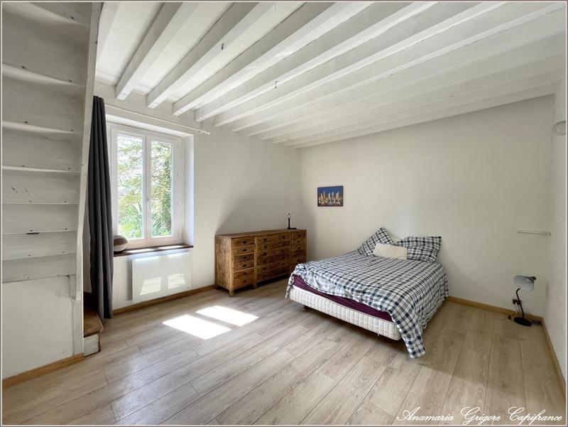 Maison - 242 m² - 8 pièces