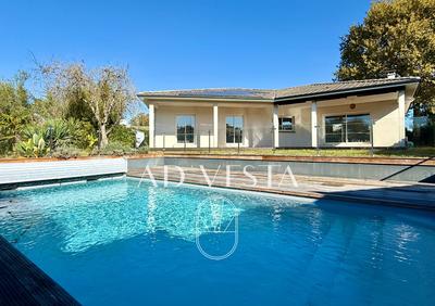 Maison - 166 m² - 6 pièces